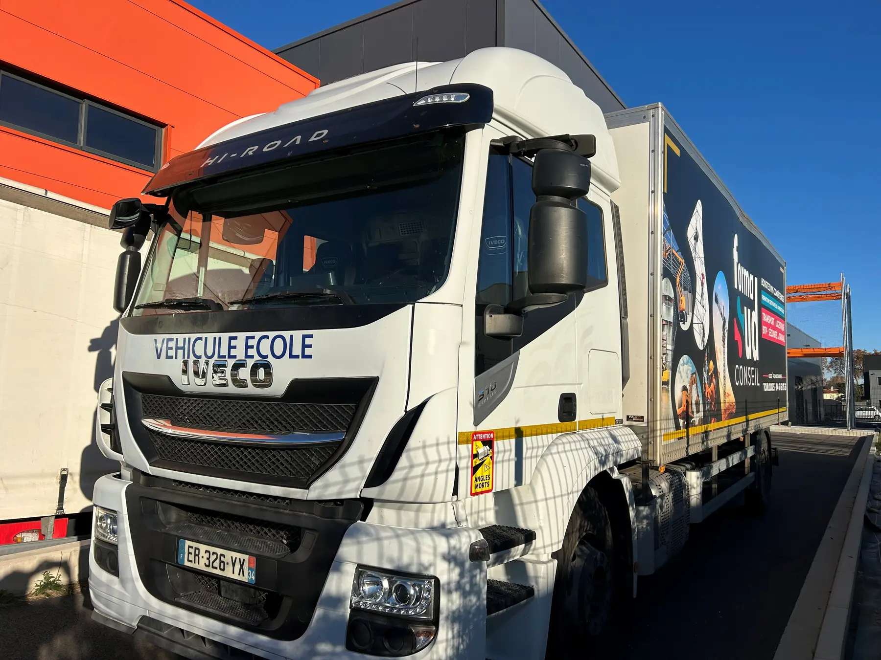 Camion-école IVECO de FormaSud Conseil